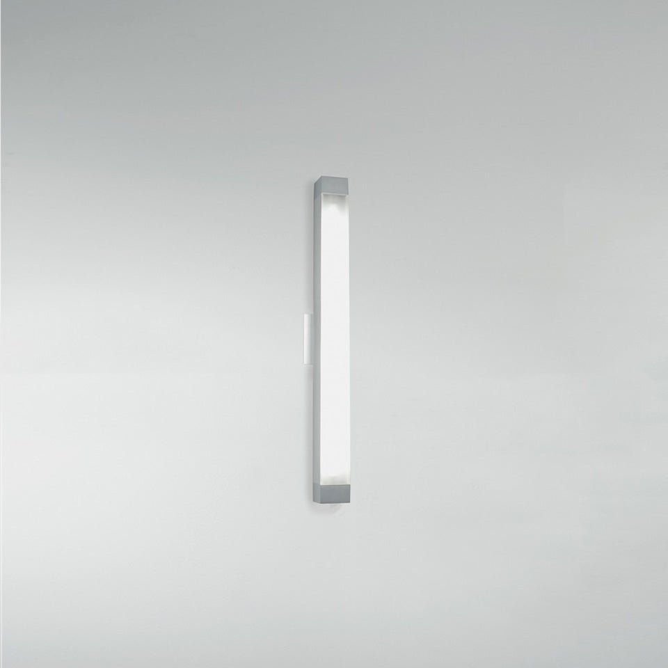 Murale 2.5 Square Strip - 26" 3500°K by Artemide | Luminaires & cie