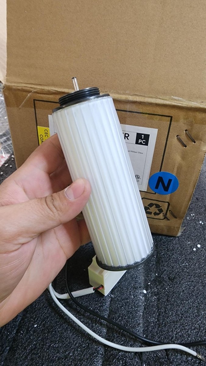 Murale Edwin - Bronze urbain / verre côtelé givré 17 5/8" by Alora Lighting | Luminaires & cie