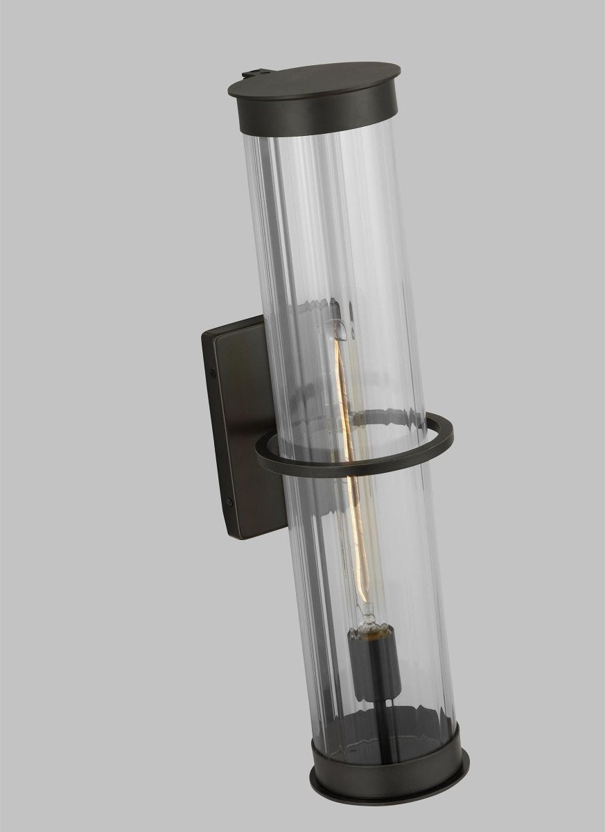 Murale extérieure Alcona - Bronze antique 6 1/8" 24" by Visual Comfort Studio | Luminaires & cie