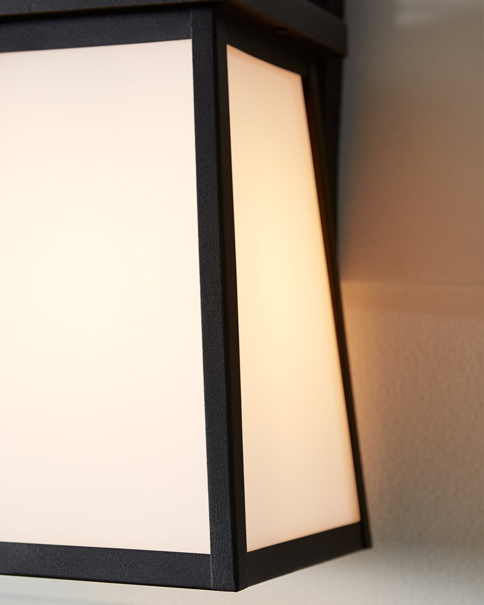 Murale extérieure Founders - Noir 7" Ampoules non - incluses by Visual Comfort Studio | Luminaires & cie