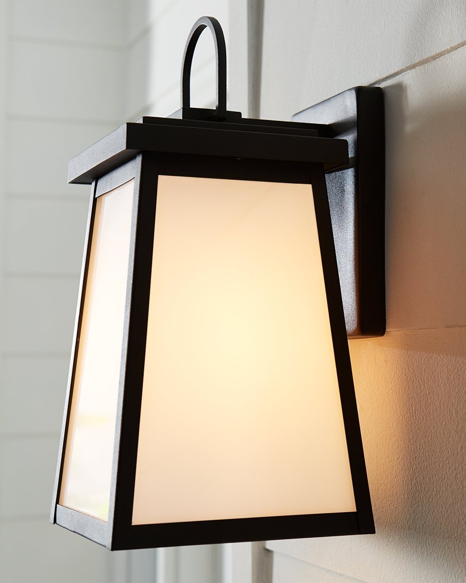 Murale extérieure Founders - Noir 7" Ampoules non - incluses by Visual Comfort Studio | Luminaires & cie
