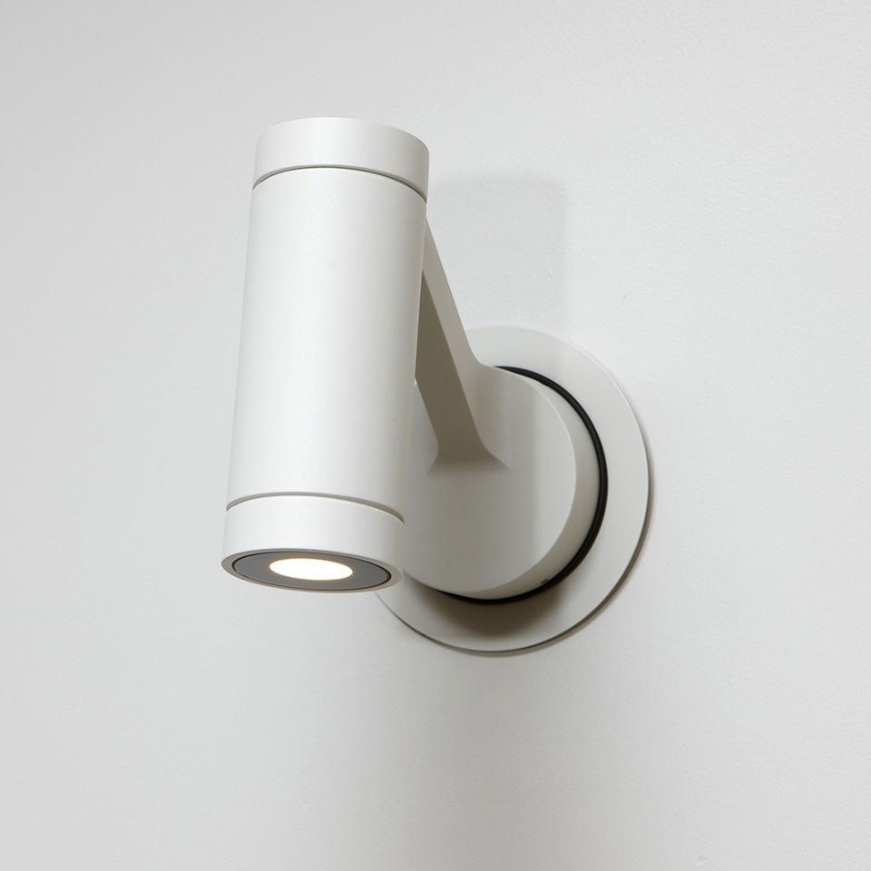 Murale Extérieure Obice - Blanc 18° Étroit by Artemide | Luminaires & cie