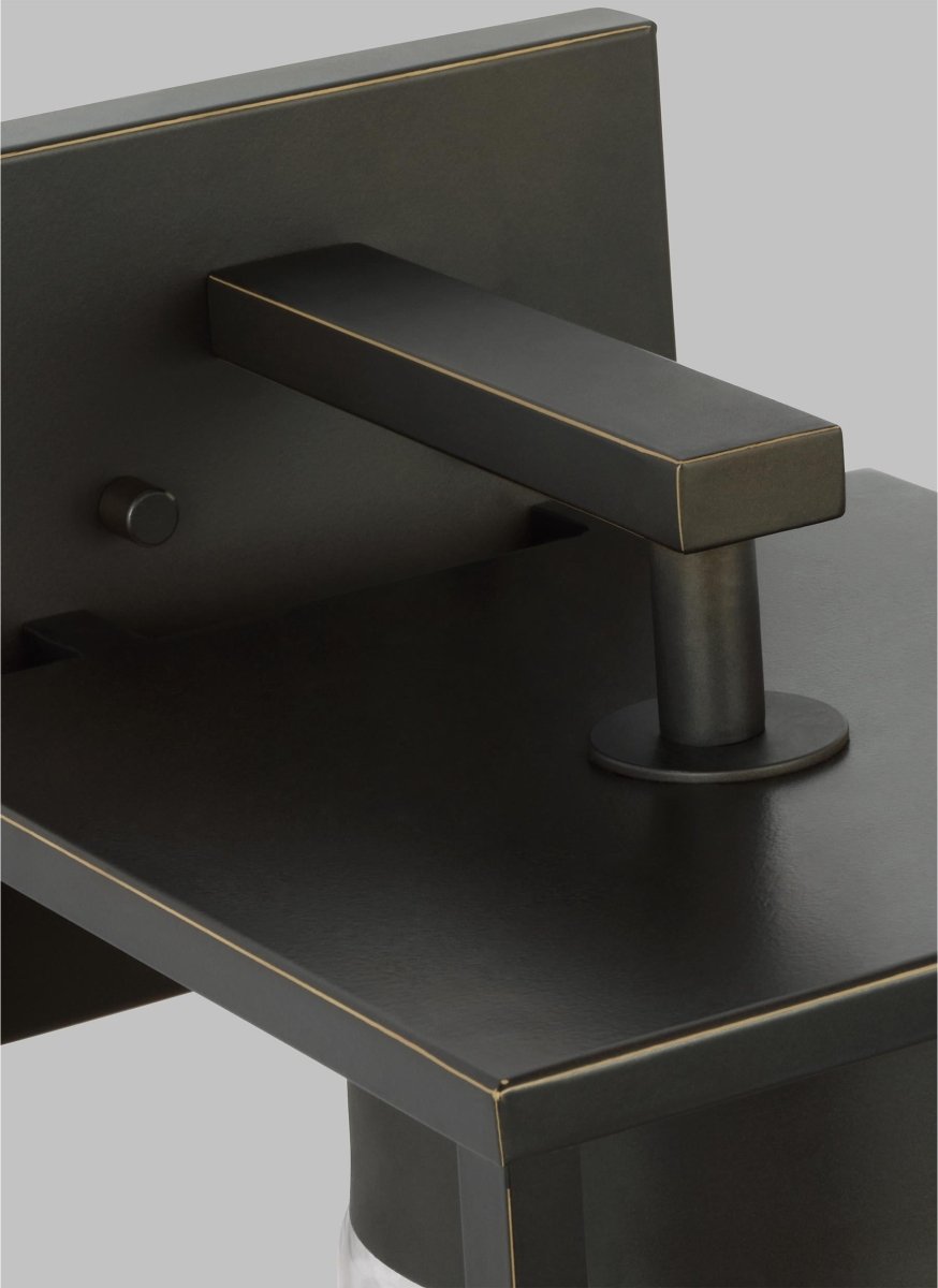 Murale extérieure Vado L - Bronze antique 17 1/8" by Visual Comfort Studio | Luminaires & cie