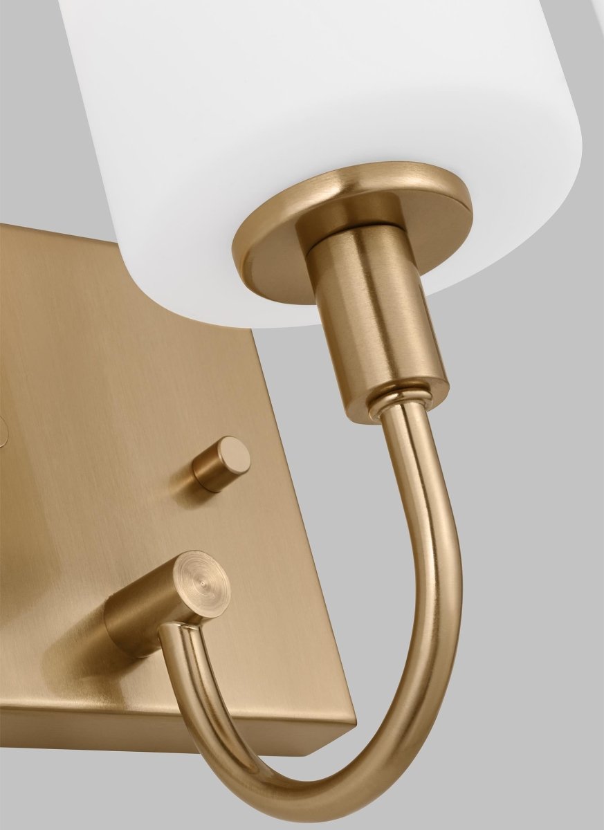 Murale Oak Moore - Laiton satiné Ampoules DEL incluses by Visual Comfort Studio | Luminaires & cie
