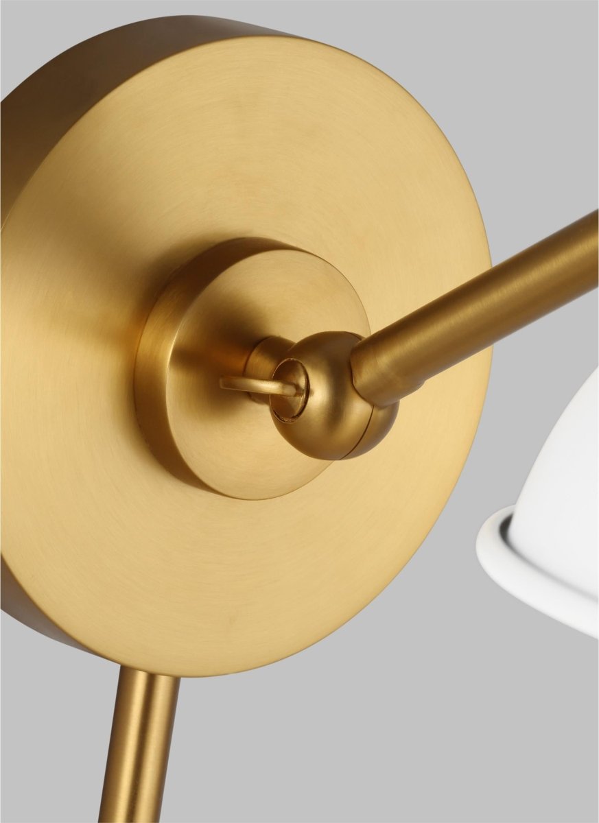 Murale wide à bras unique Wellfleet - Matte blanc et laiton brûlé Blanc mat by Visual Comfort Studio | Luminaires & cie