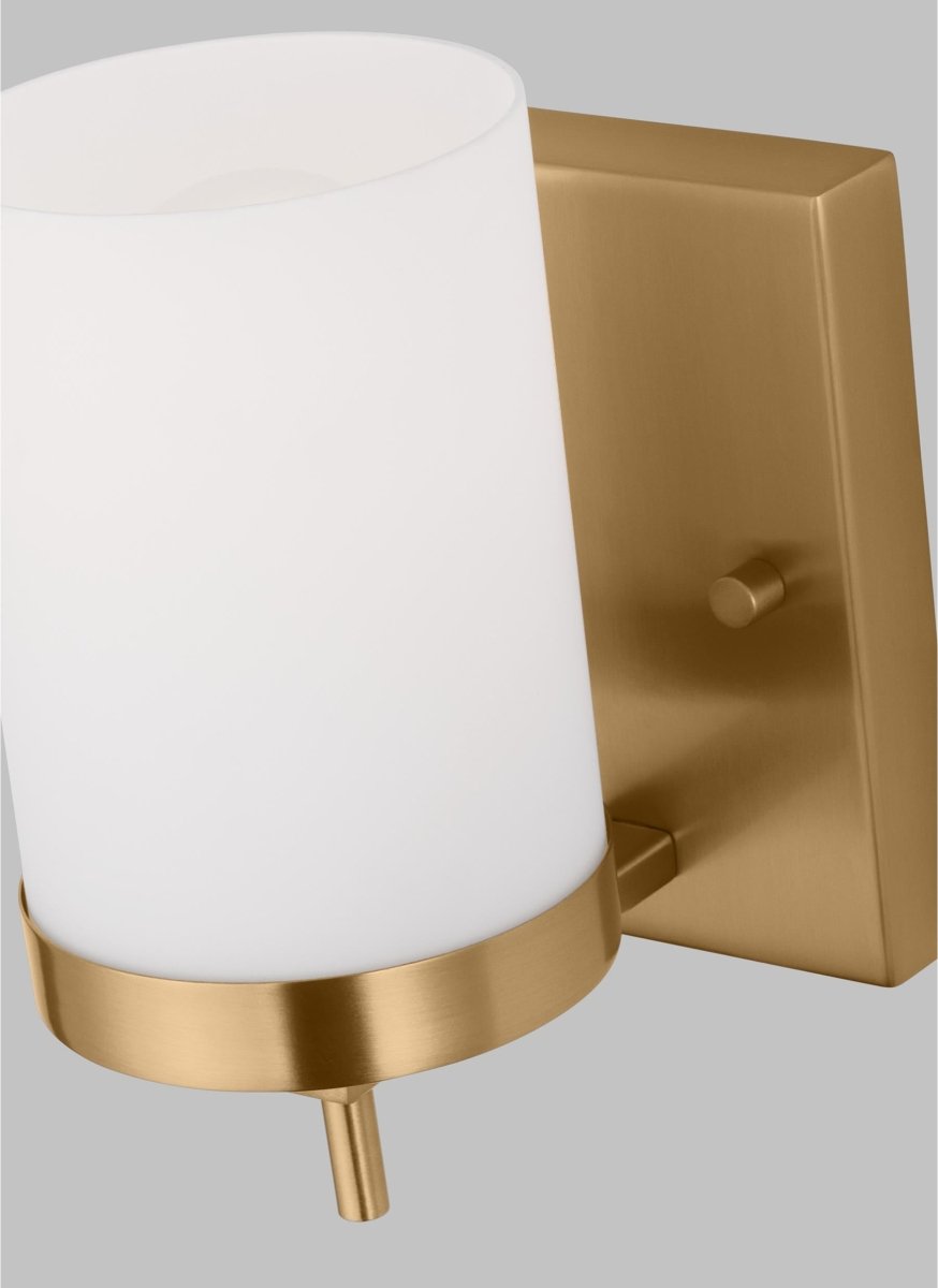 Murale Zire - Laiton satiné Ampoules DEL incluses by Visual Comfort Studio | Luminaires & cie