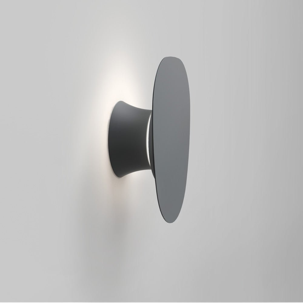 Murale/Plafonnier Facce - Gris anthracite Alpha / Élevé 3000°K by Artemide | Luminaires & cie