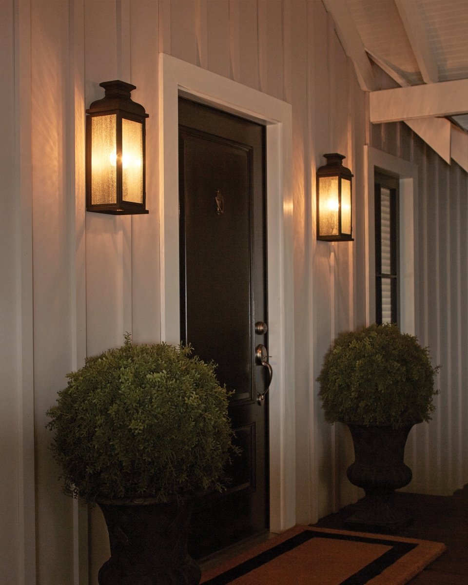 Plafonnier extérieur Pediment - by Visual Comfort Studio | Luminaires & cie