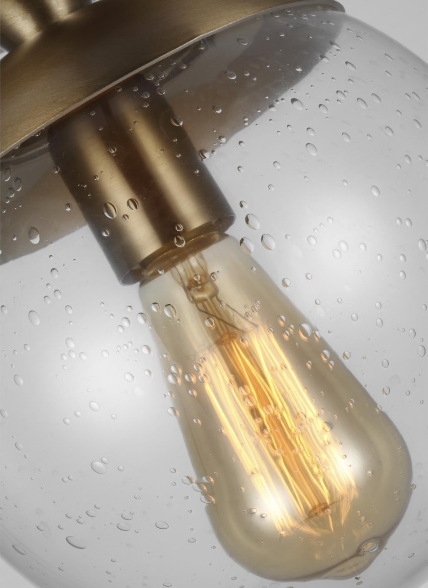 Plafonnier Leo - Hanging Globe - Laiton satiné Verre clair Ampoules non - incluses by Visual Comfort Studio | Luminaires & cie