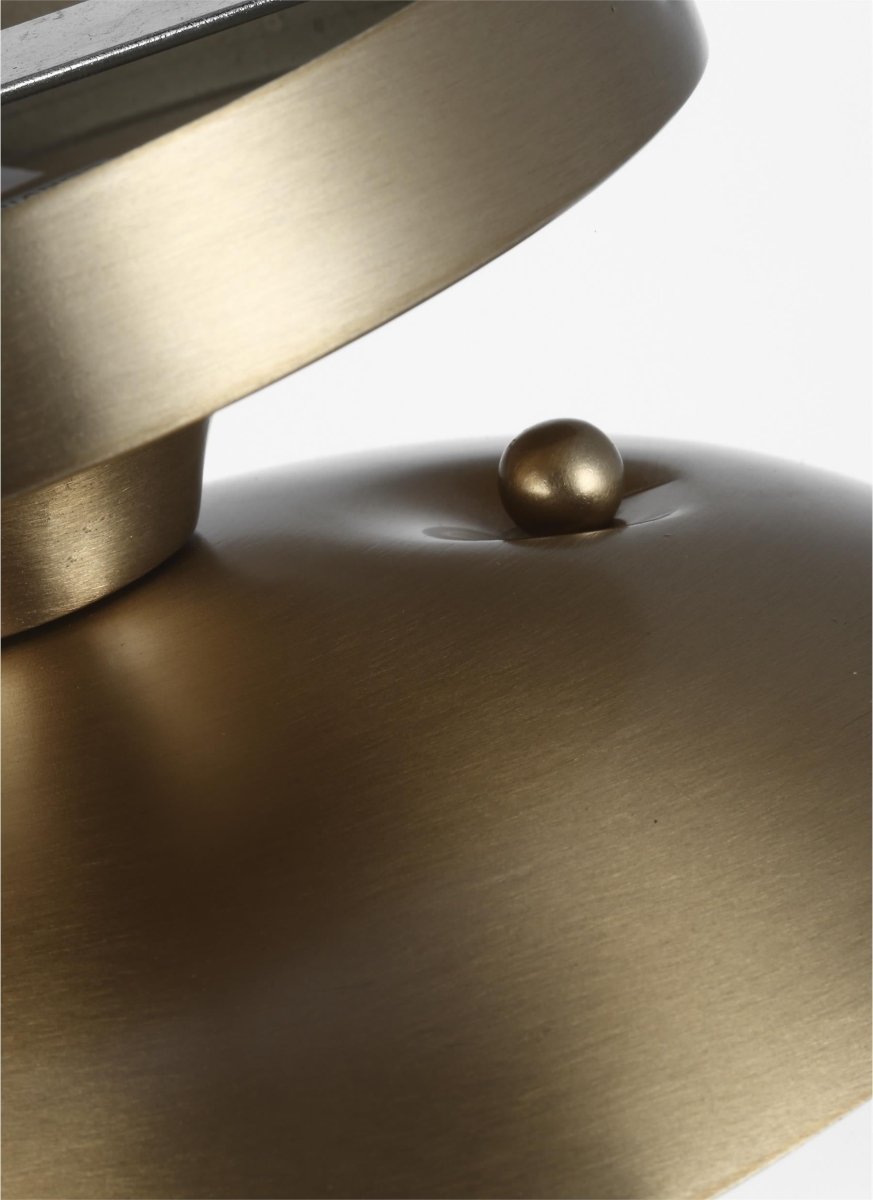 Plafonnier Leo - Hanging Globe - Laiton satiné Verre clair Ampoules non - incluses by Visual Comfort Studio | Luminaires & cie