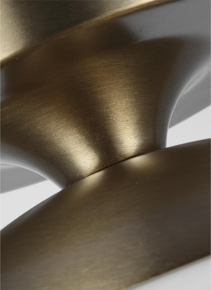 Plafonnier Leo - Hanging Globe - Laiton satiné Blanc lisse Ampoules non - incluses by Visual Comfort Studio | Luminaires & cie