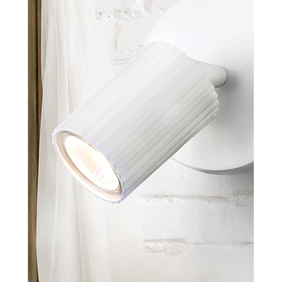 Projecteur Rexton - Blanc 9.85" by Canarm | Luminaires & cie