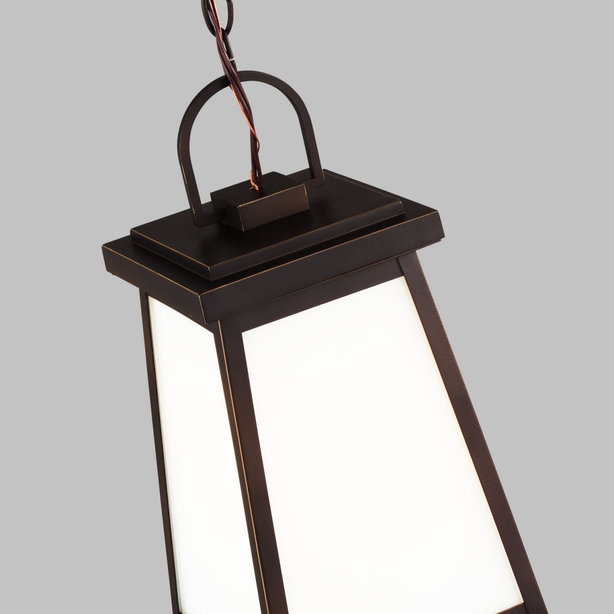 Suspension extérieure Founders - Bronze antique by Visual Comfort Studio | Luminaires & cie