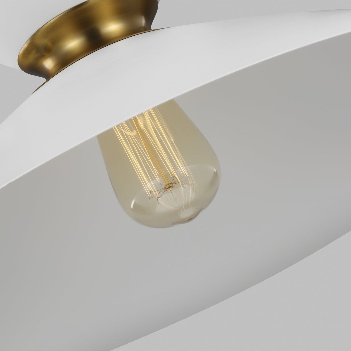 Suspension Heath - Blanc mat et laiton bruni by Visual Comfort Studio | Luminaires & cie