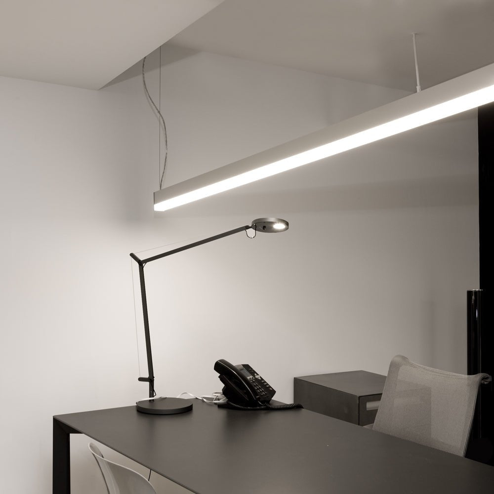 Suspension Ledbar - Rond 4 pieds Direct / 3000°K by Artemide | Luminaires & cie
