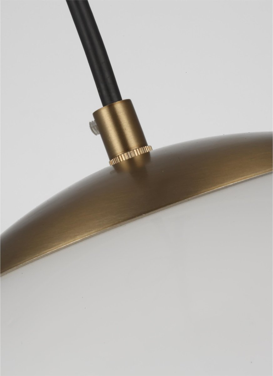 Suspension Leo - Hanging Globe L - Laiton satiné Module DEL intégré by Visual Comfort Studio | Luminaires & cie