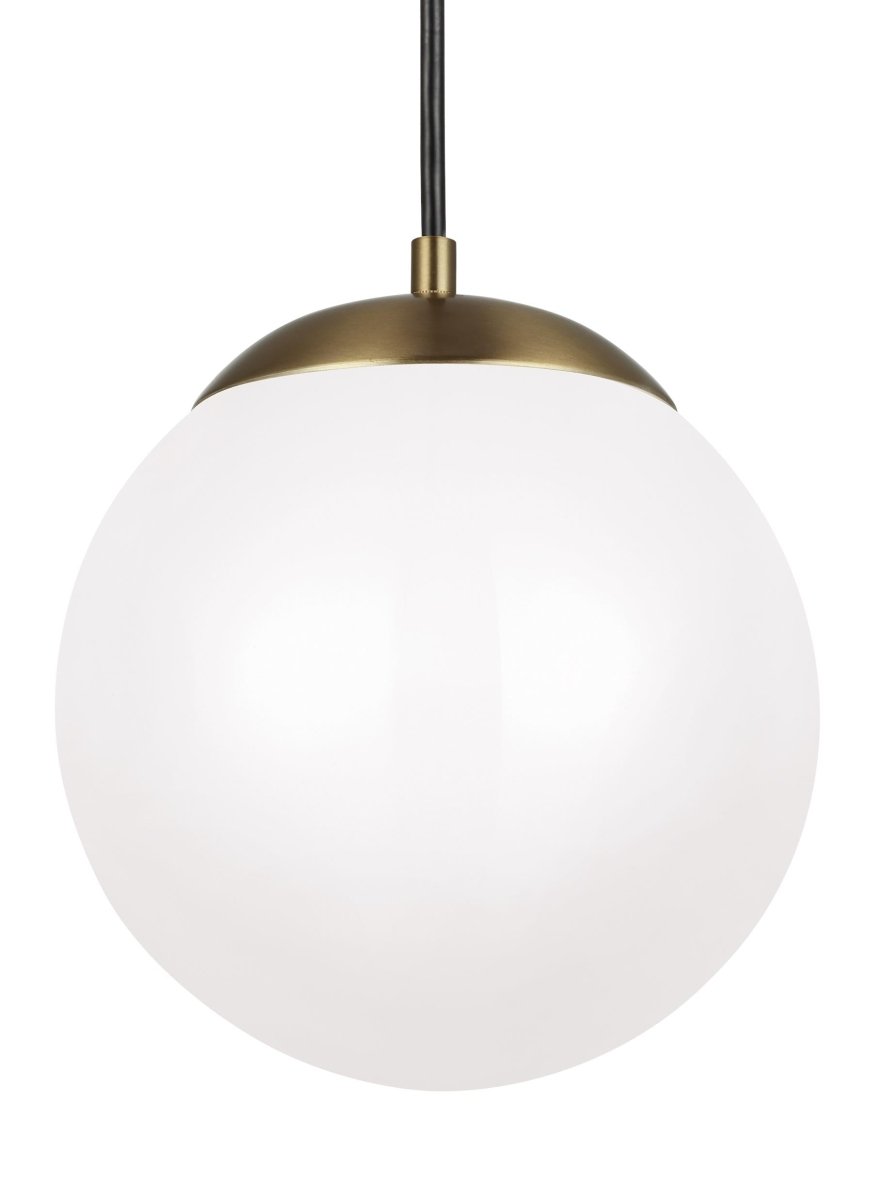 Suspension Leo - Hanging Globe M - Laiton satiné Module DEL intégré by Visual Comfort Studio | Luminaires & cie