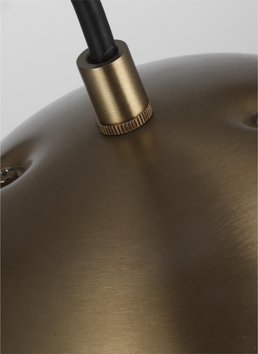 Suspension Leo - Hanging Globe S - Laiton satiné Module DEL intégré by Visual Comfort Studio | Luminaires & cie