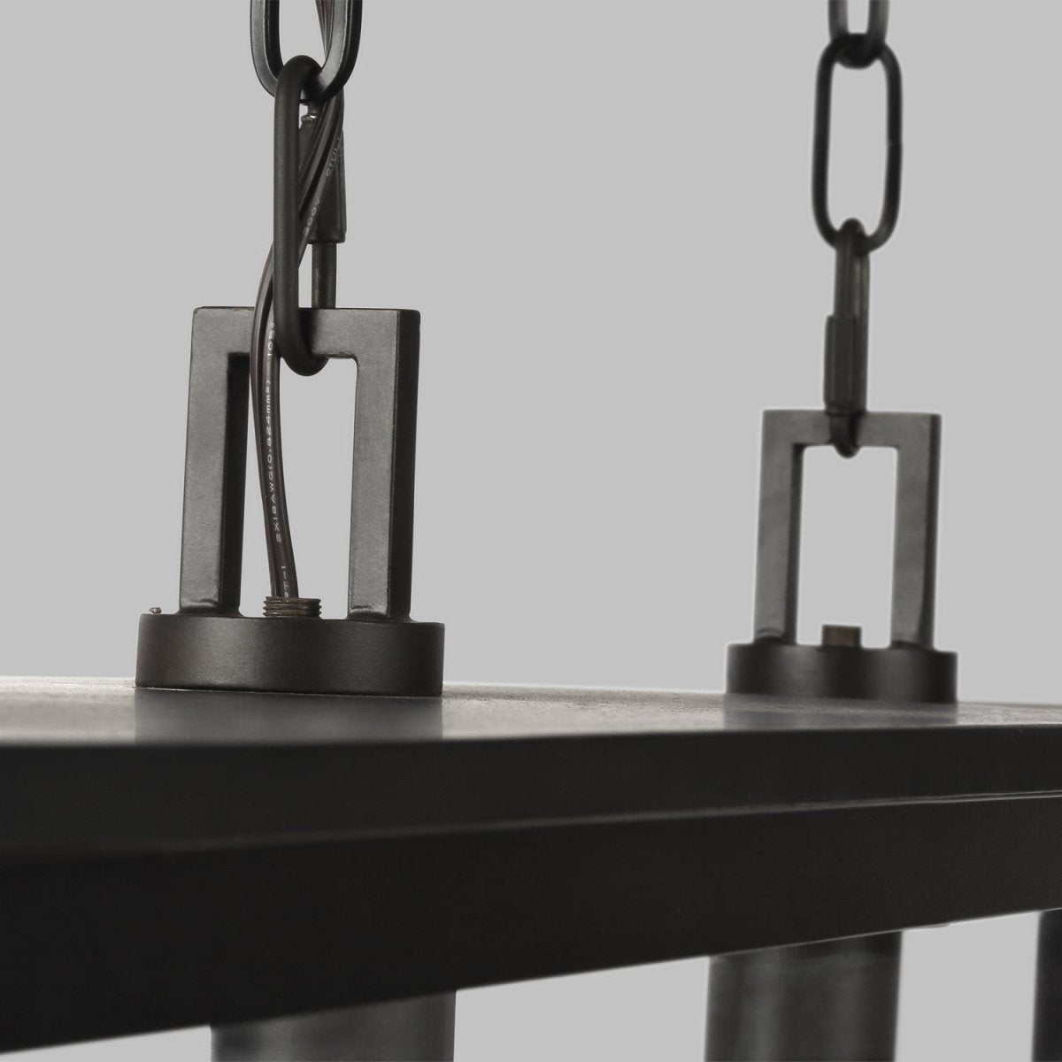Suspension linéaire Freeport - by Visual Comfort Studio | Luminaires & cie
