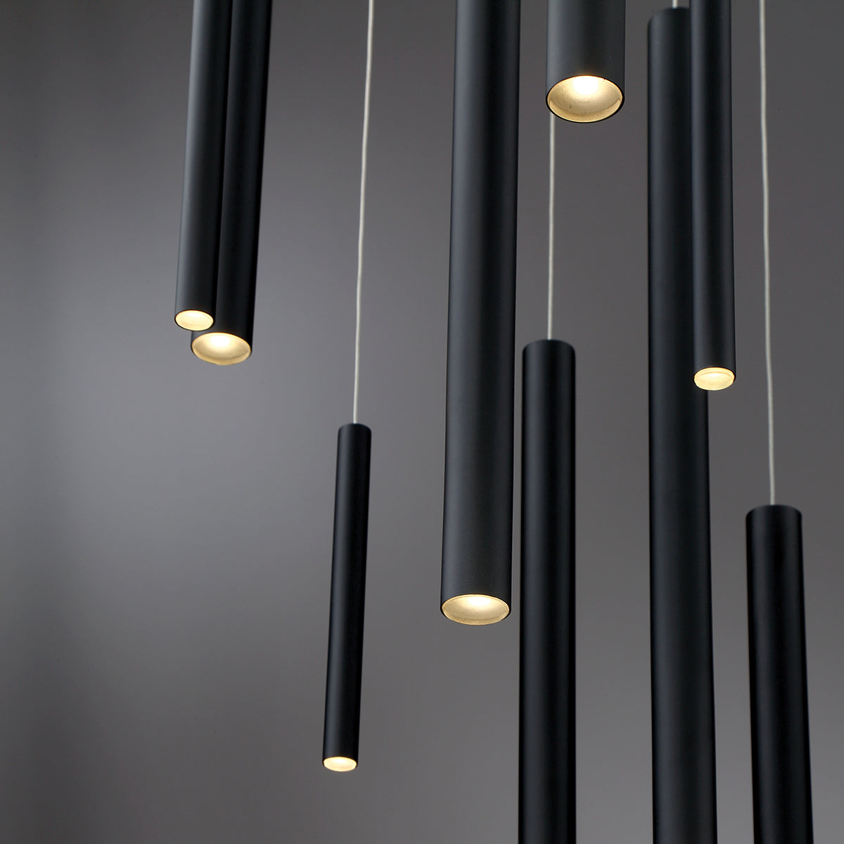 Suspension linéaire multiple Santana Noir mat, nombre ampoules 18 – vue 2