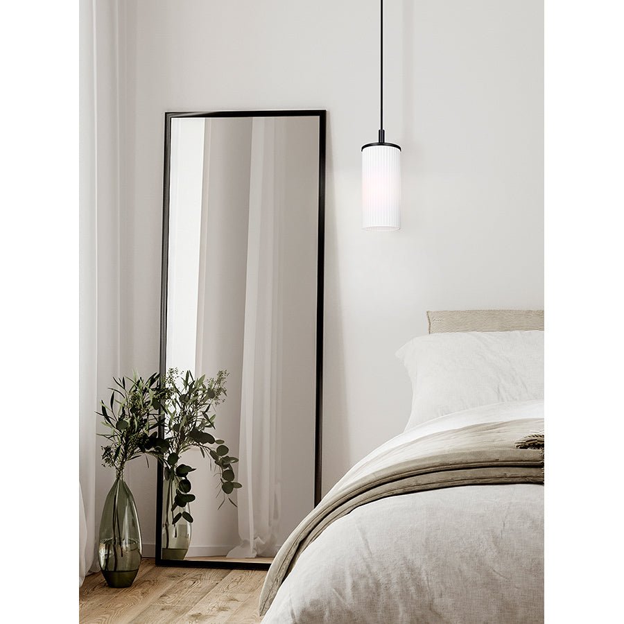 Suspension simple Kinslea - Noir mat Verre blanc by Canarm | Luminaires & cie
