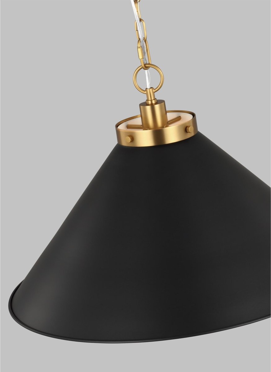 Suspension Wellfleet Cone - Noir de minuit et laiton brunis Noir de minuit 23 1/2" by Visual Comfort Studio | Luminaires & cie