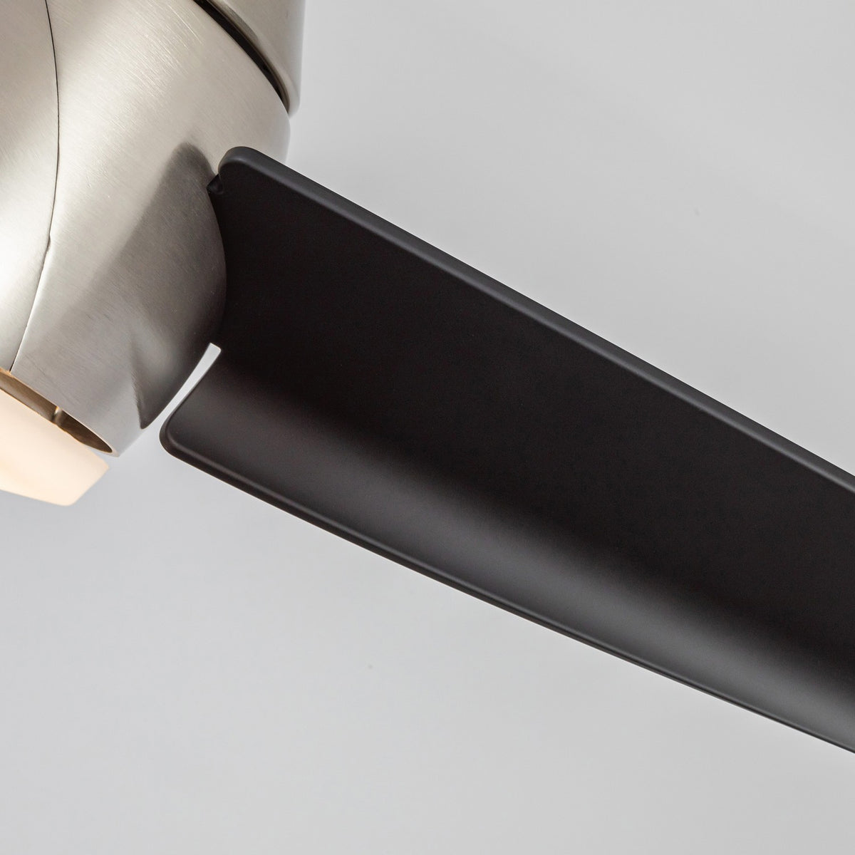 Ventilateur de plafond Thalia Nickel brossé / Noir, 16 1/8" – vue 9