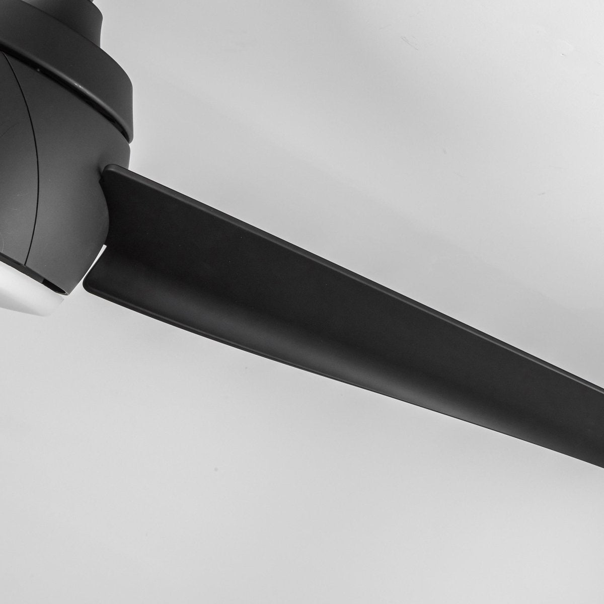 Ventilateur Thalia - Noir mat 16 1/8" by Kuzco Lighting | Luminaires & cie